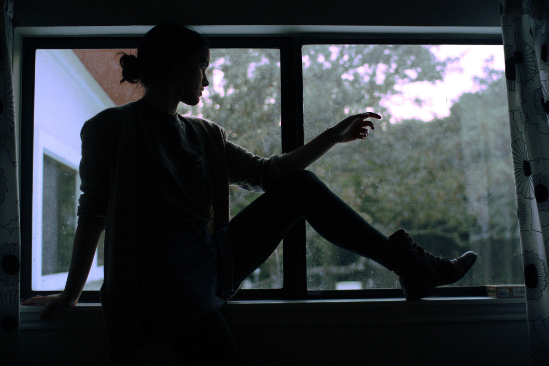 11 Reasons Why You Should Definitely Fall In Love With The Stubborn Girl