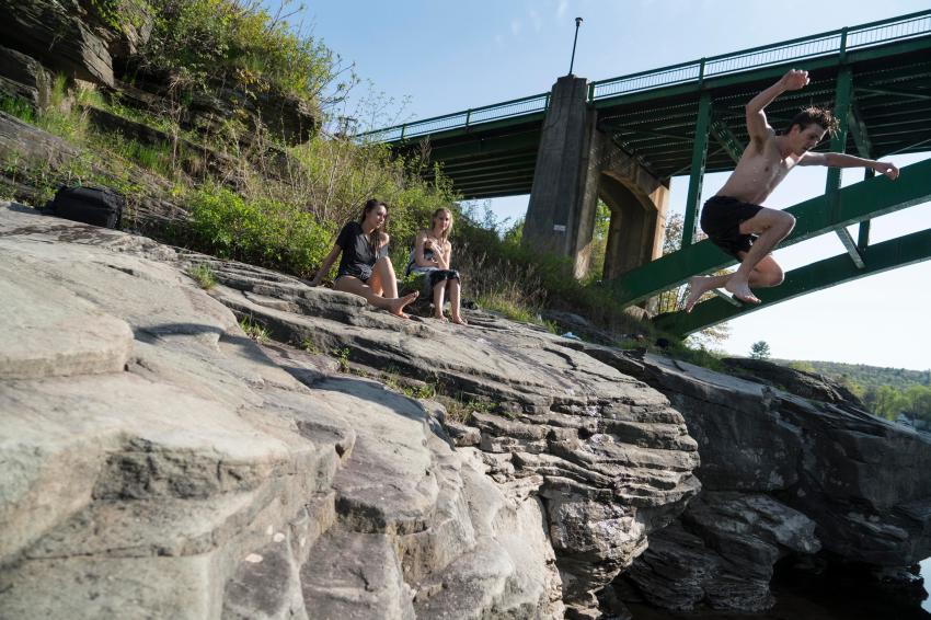 I Have No Confidence… So This Is What I Do