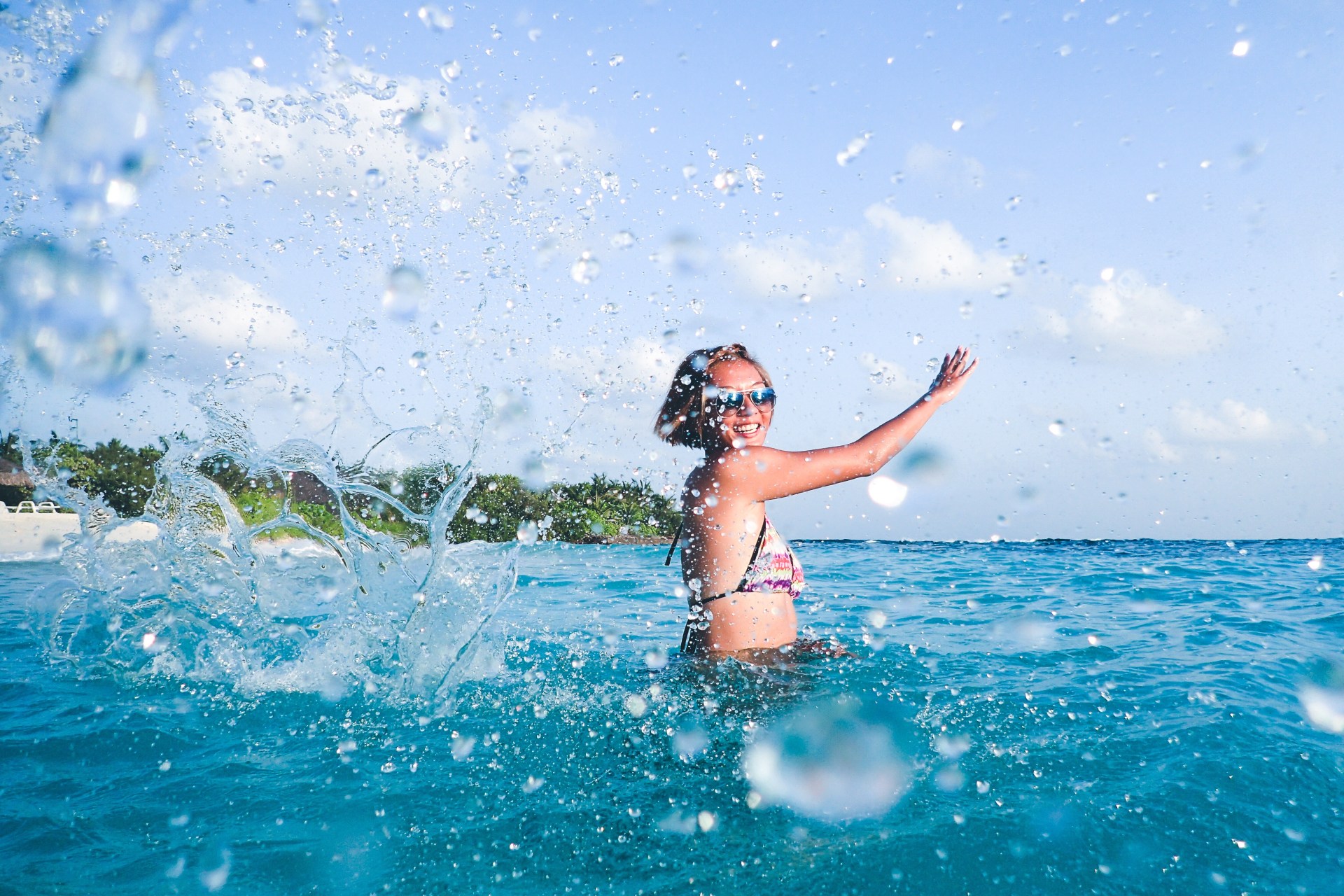 50 People Of All Ages Write & Share 4-Word Stories That Make Them Really Happy