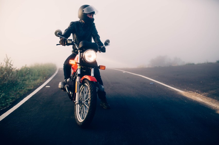 35 Signs He’ll Never Become Your Boyfriend