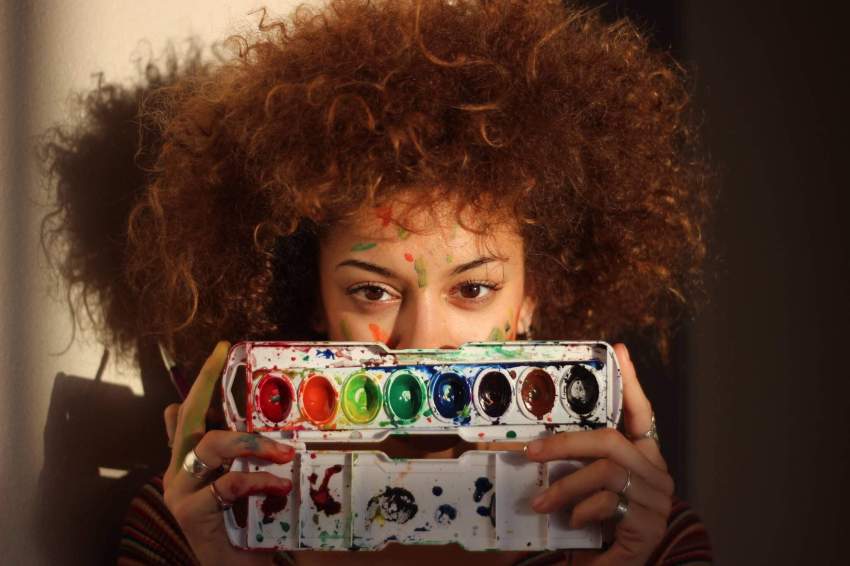 16 Ways To Make Yourself Feel Less Lonely (That Have Nothing To Do With Other People)