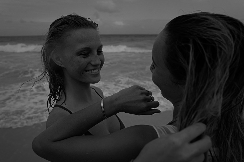 15 Women Explain How They Deal With Their Boyfriend’s ‘Overly Affectionate’ Female Friend