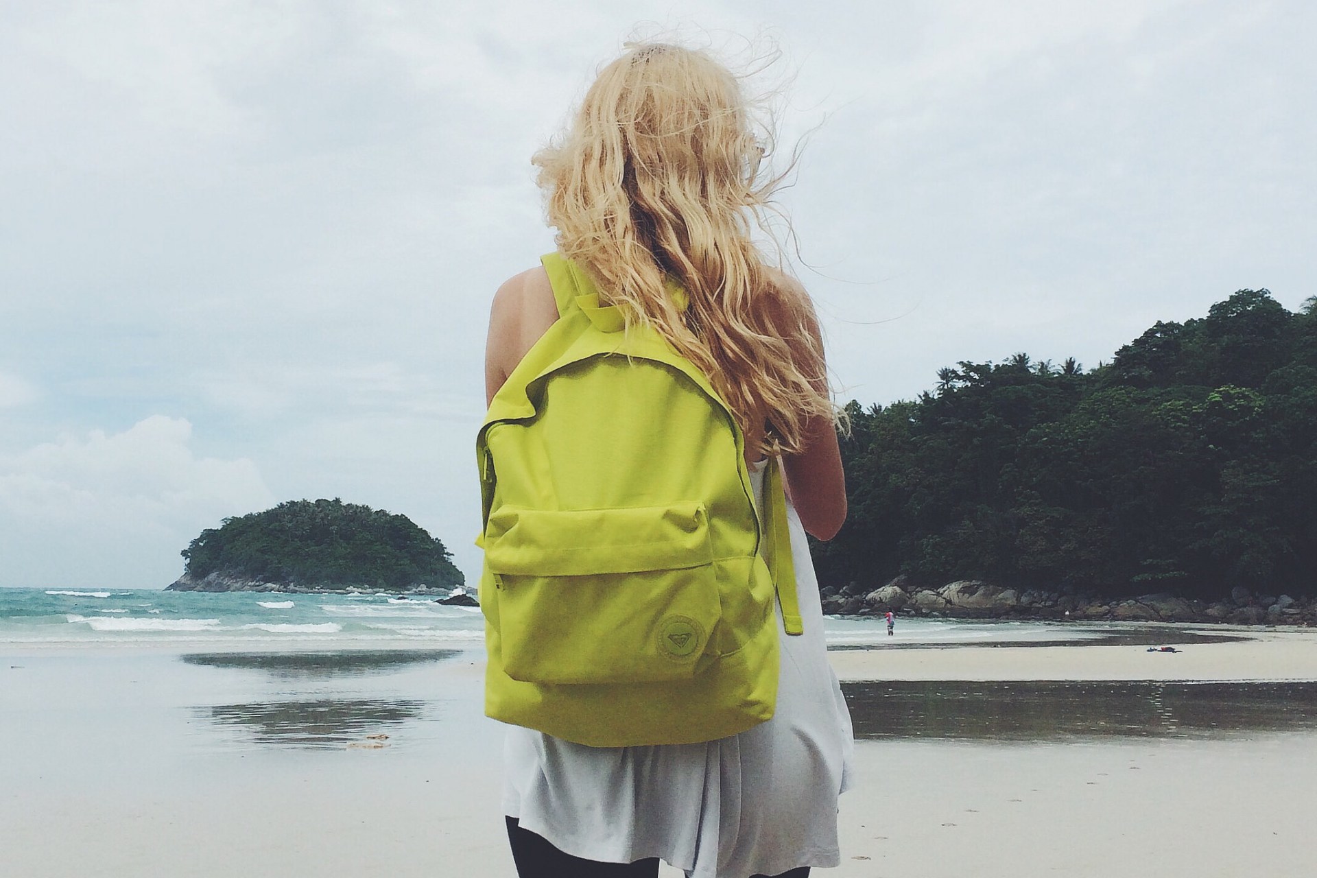 12 Everyday Struggles Of Being An Extrovert Who Also Loves Being Alone