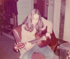 early-december-1971-stacy-and-guitar