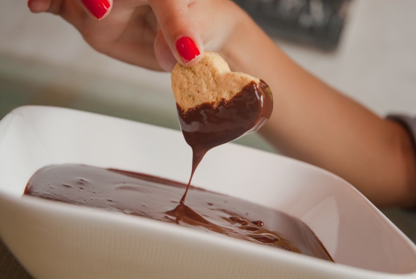 What Kind Of Girlfriend You Are, Based On Your Favorite Type Of Chocolate