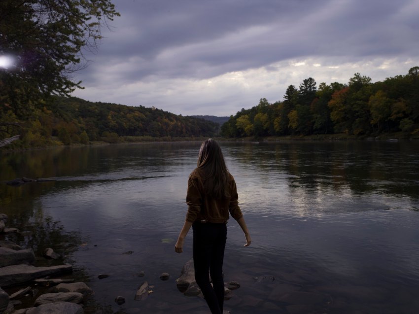 18 Men Talk About What It’s Like To Date A Girl Who Doesn’t Love Herself