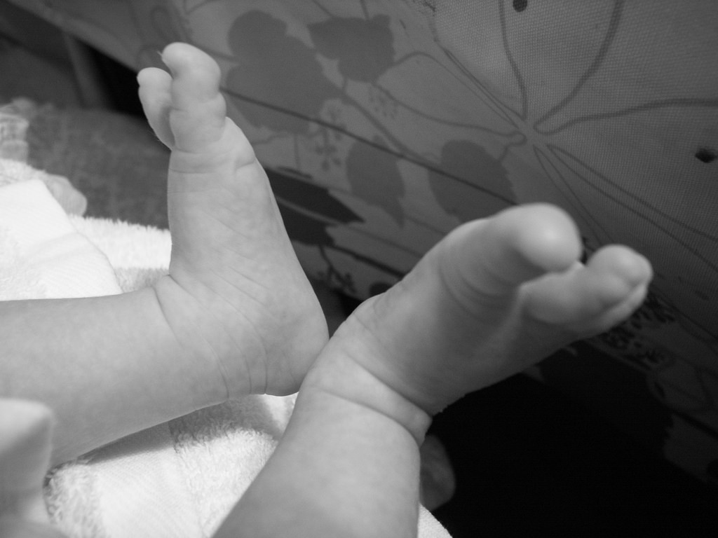 Woman Gives Birth To Baby In Bathroom, Then Drowns It In Sink So She Isn’t Late For Her Exam