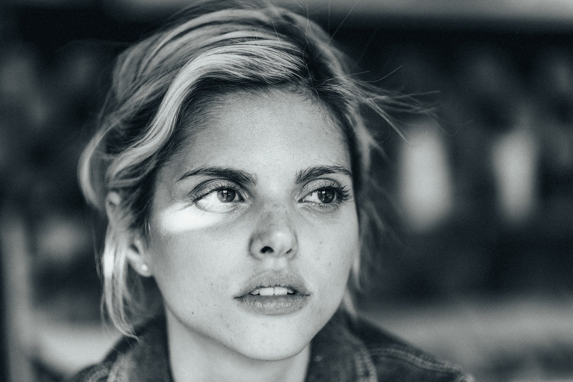 Stay Away From Anyone Who Makes You Feel Like You’re Hard To Love