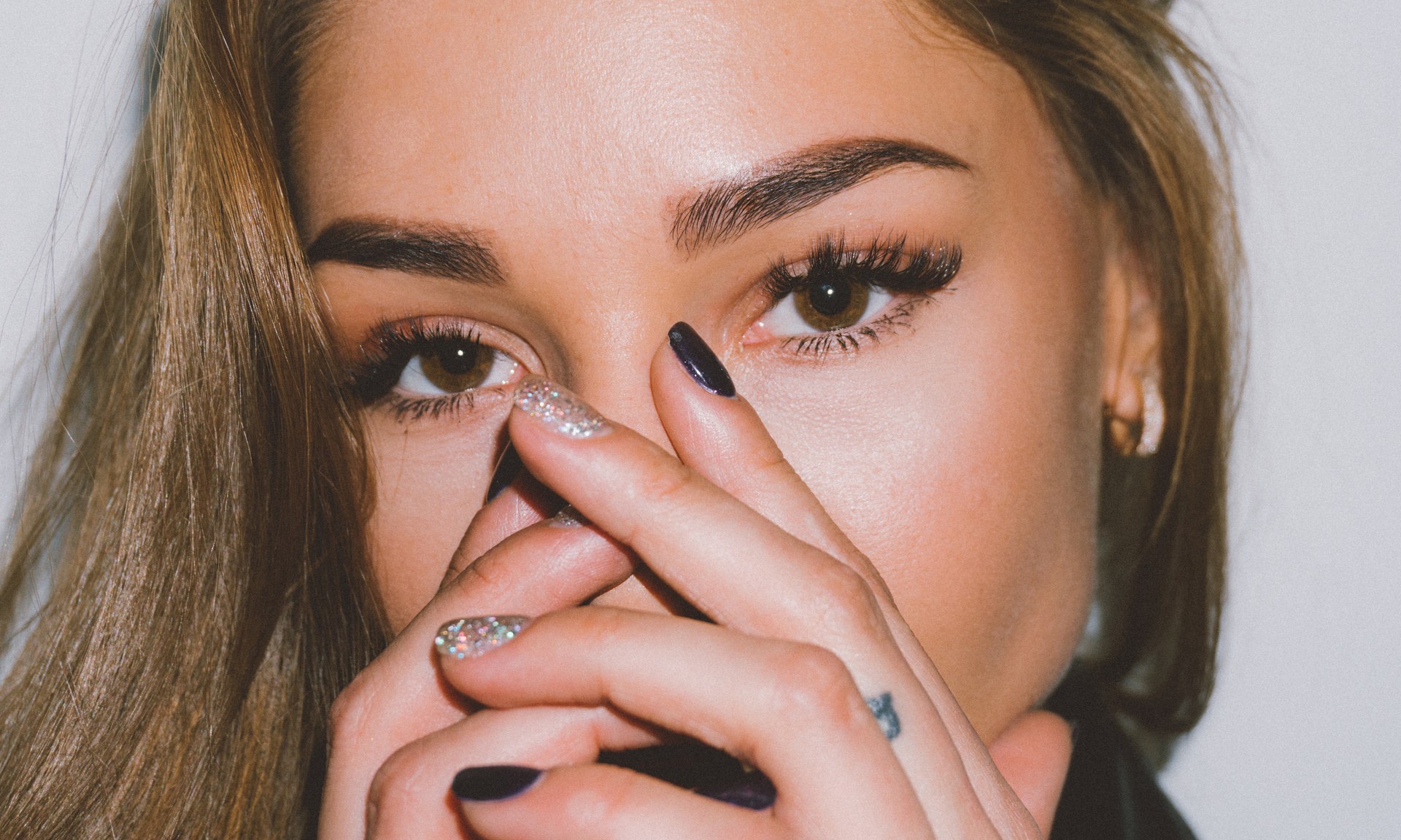 Why You Pull Yourself Away When People Get Close, Based On Your Zodiac Sign
