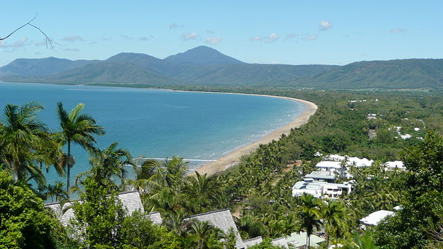 640px-four_mile_beach_from_flagstaff_hill