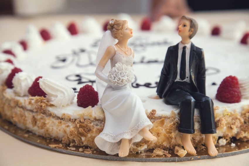 I Know It Sounds Psycho, But I Swear The Wedding Cake Toppers Came To Life