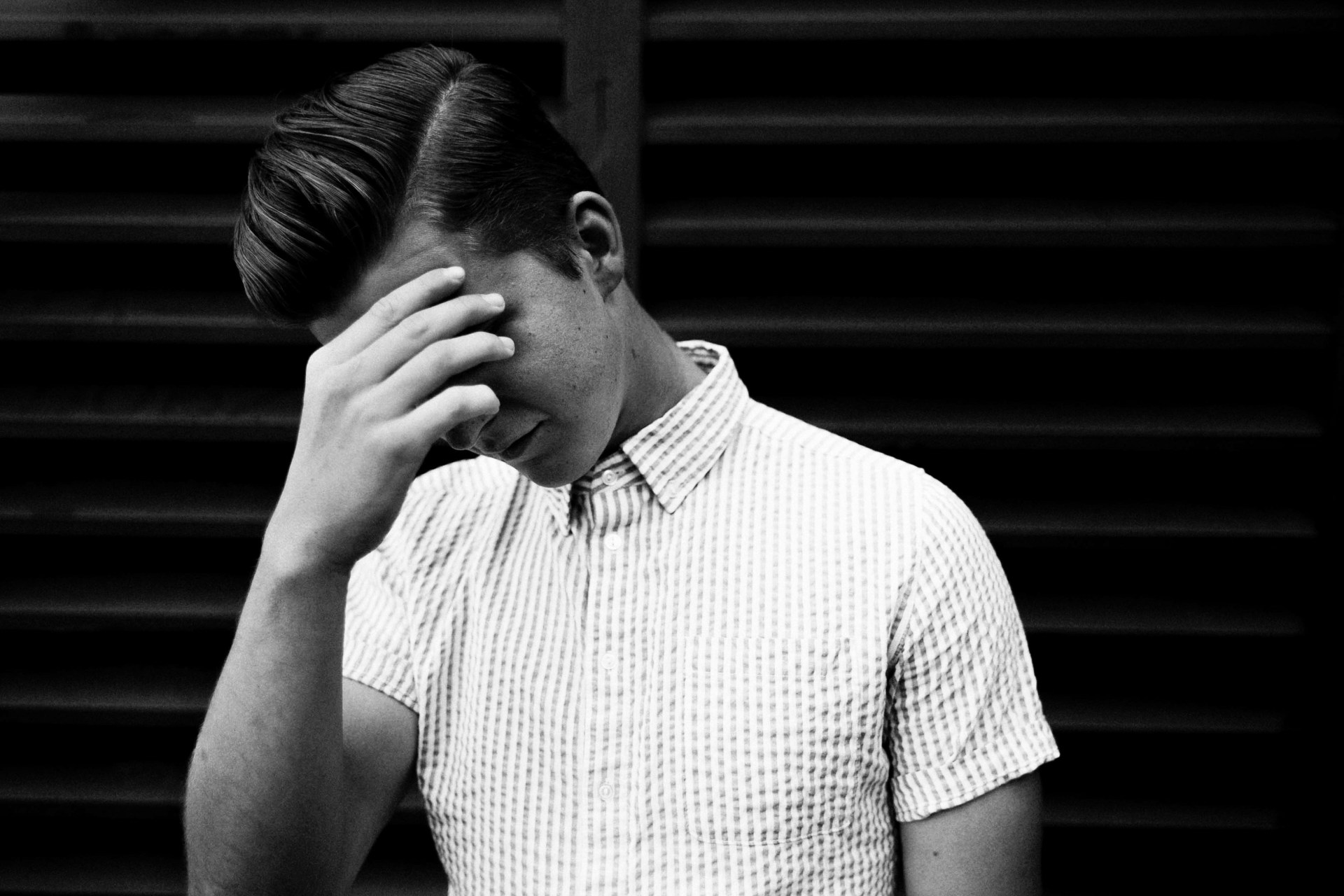 8 Beautiful Signs He’s Being Vulnerable With You