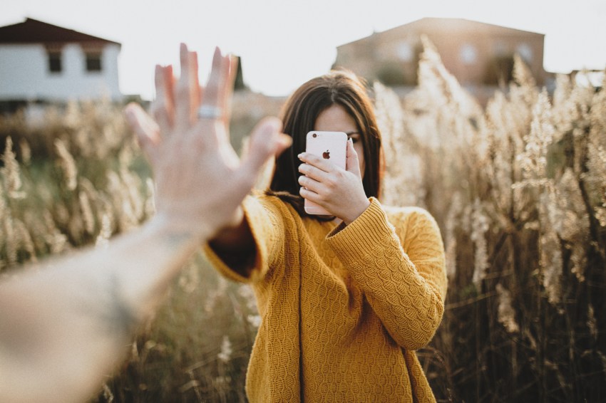 Twitter Is Discussing Tinder Red Flags And It’s Hilariously True