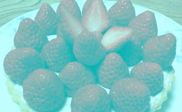 This Is The Strawberry Picture That Has The Entire Internet Freaking Out