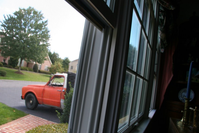 I Rented An Airbnb From An Elderly Woman Who Belongs Locked In A Jail Cell