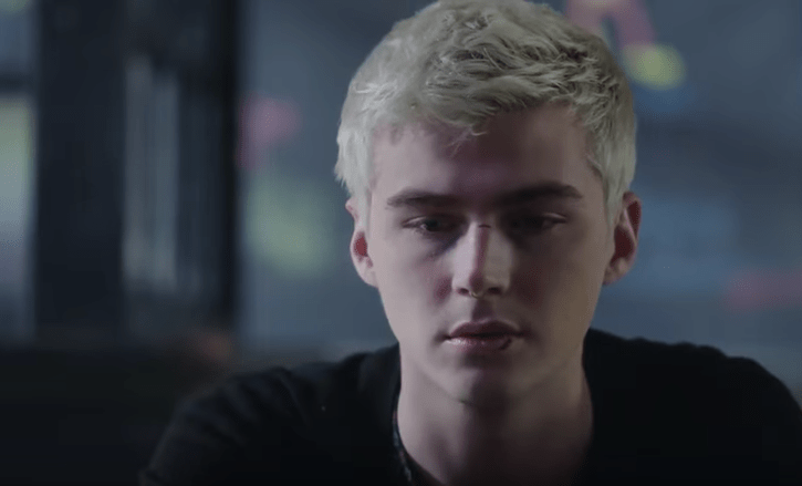 This Insane ’13 Reasons Why’ Theory Blows Apart The Whole Show