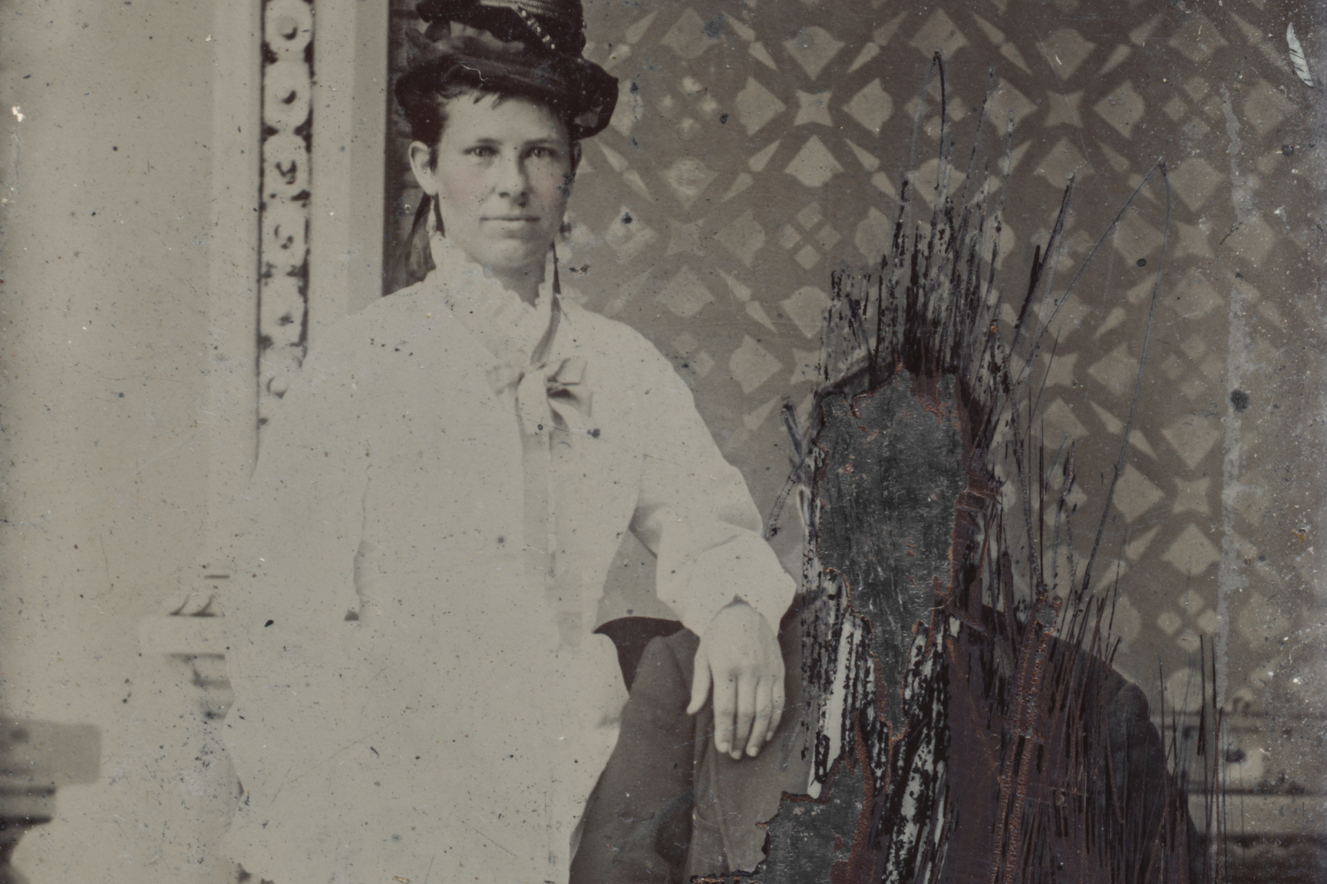 27 People Share The True Terrifying Encounters With The Dead That Haunt Them To This Day