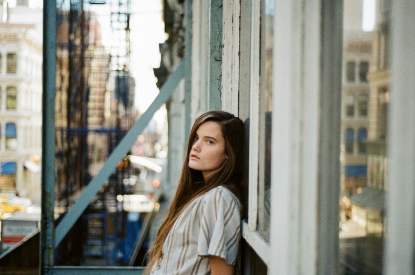 14 Signs He’s Just Not That Into You, Even If You Don’t Want To Believe It