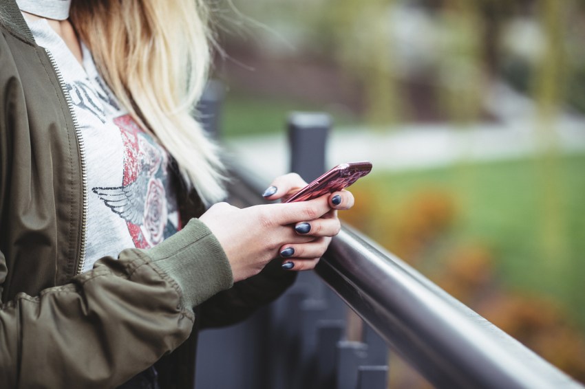 10 Uncomfortable Signs You Need To Block Your Ex Right This Second