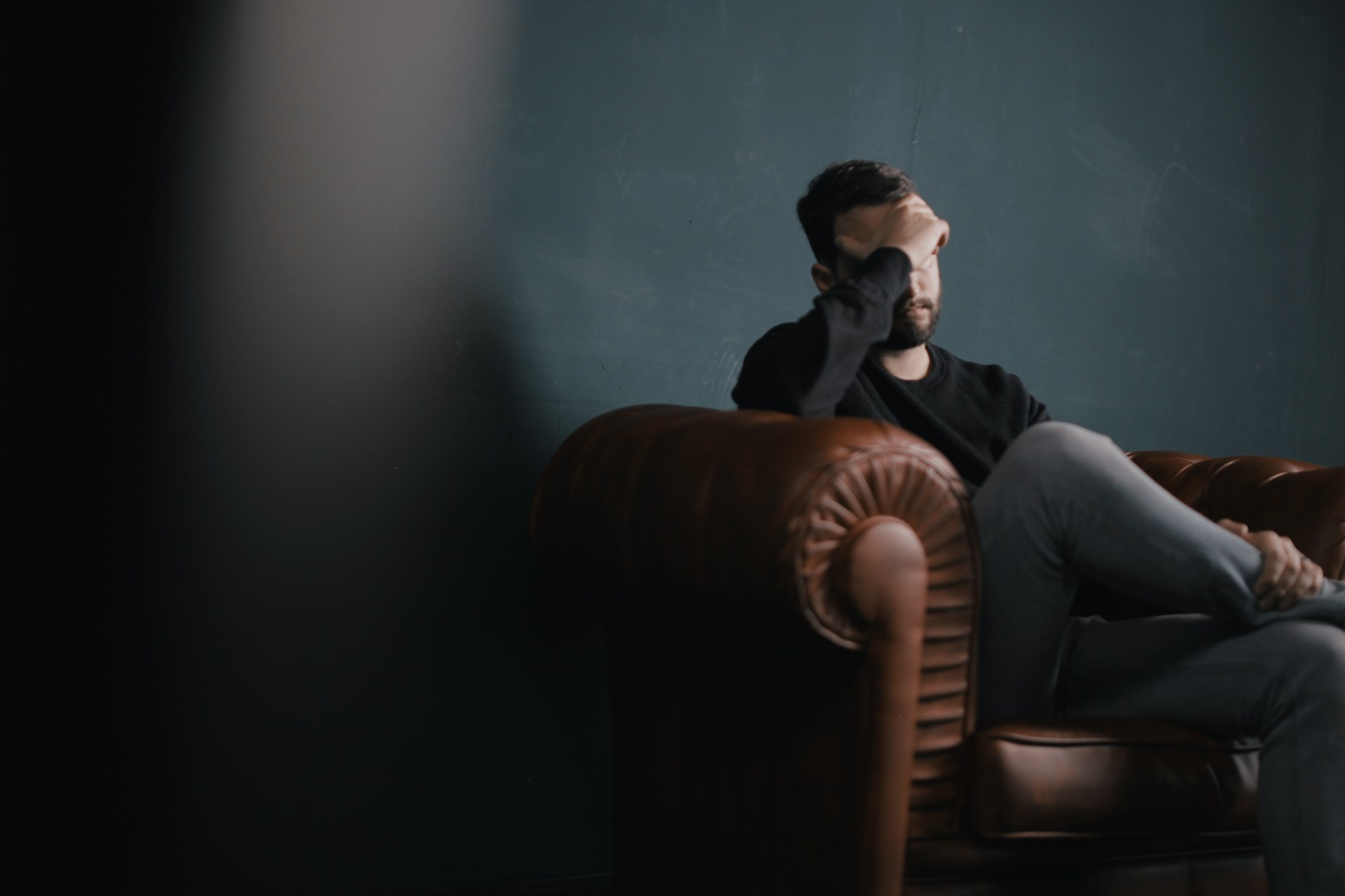 34 Habits People Don’t Realize You Have Because Of Your Anxiety
