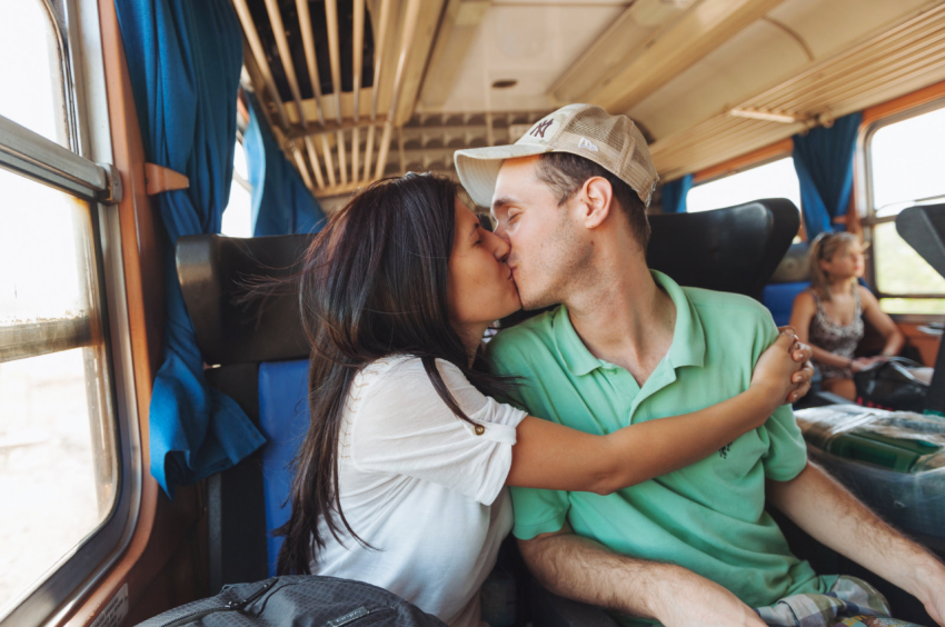 50 Super Simple ‘Good Morning’ Texts That Would Make Her Whole Day