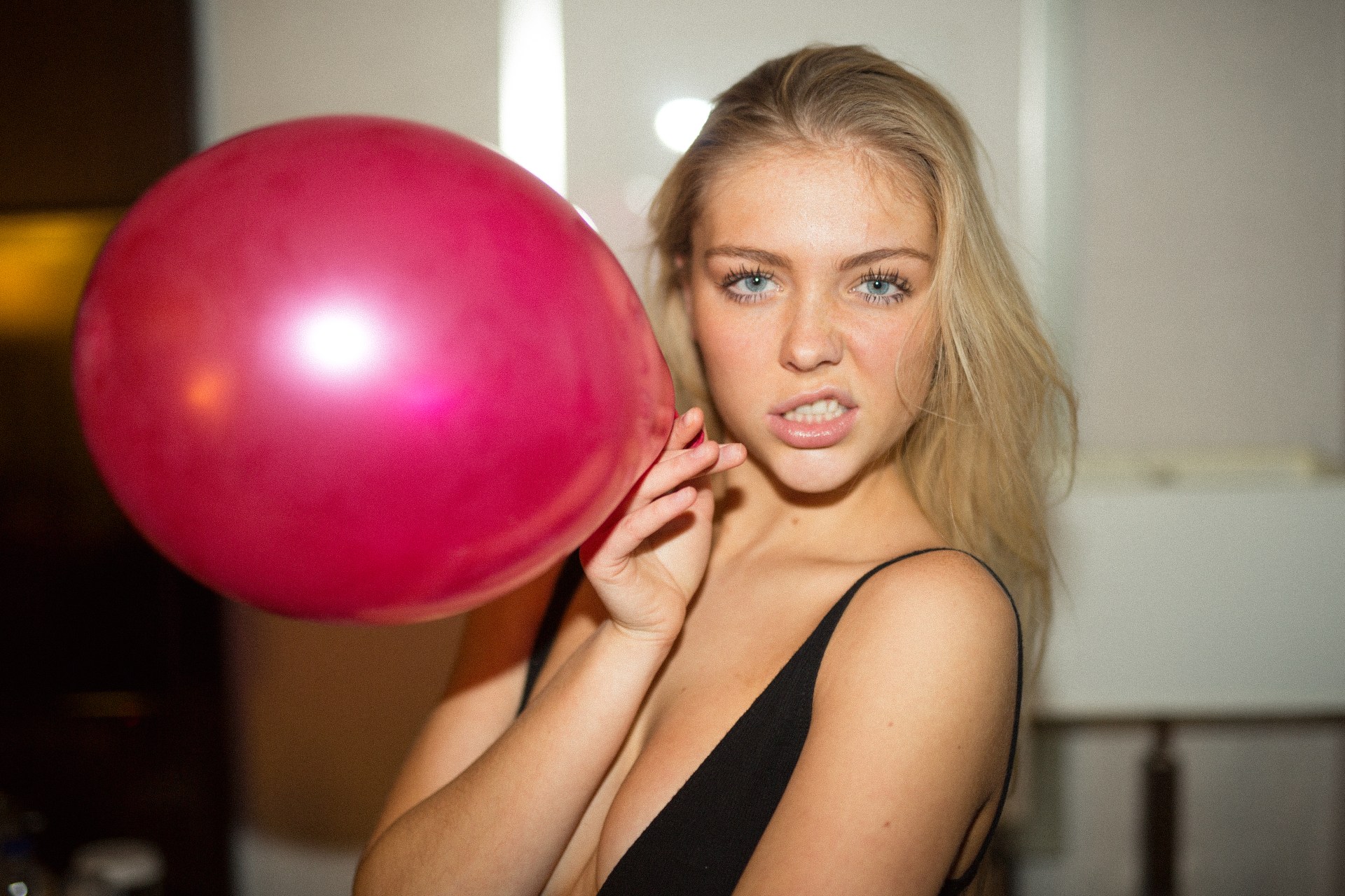15 Ways She Is Trying To Tell You That She Wants More