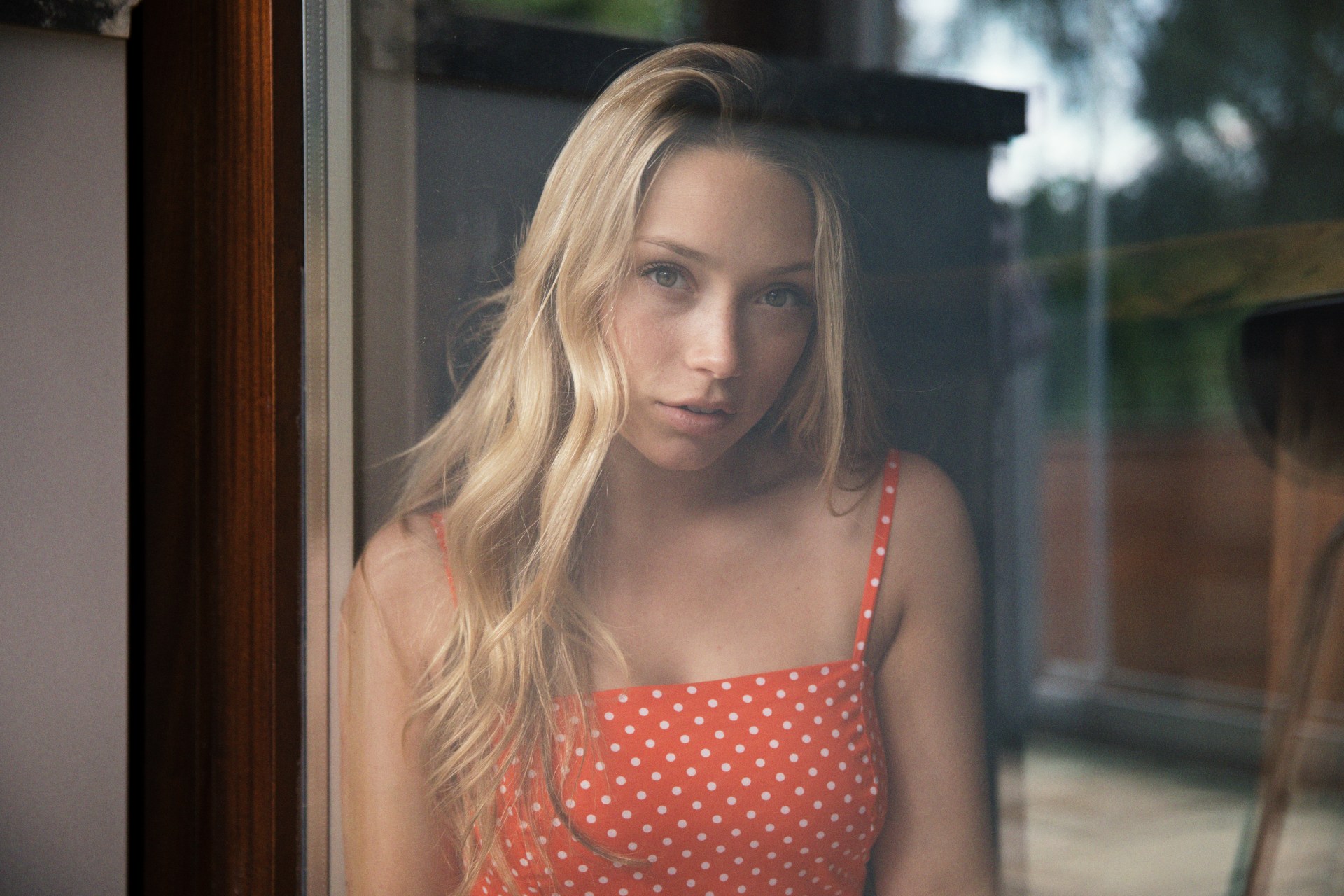 How To Tell If She’s Falling For You, According To Her Zodiac Sign