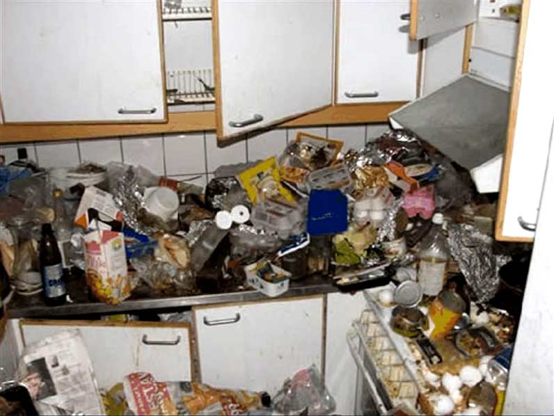 My Roommate Was More Disgusting Than Yours: 19 People Share Their Horror Stories