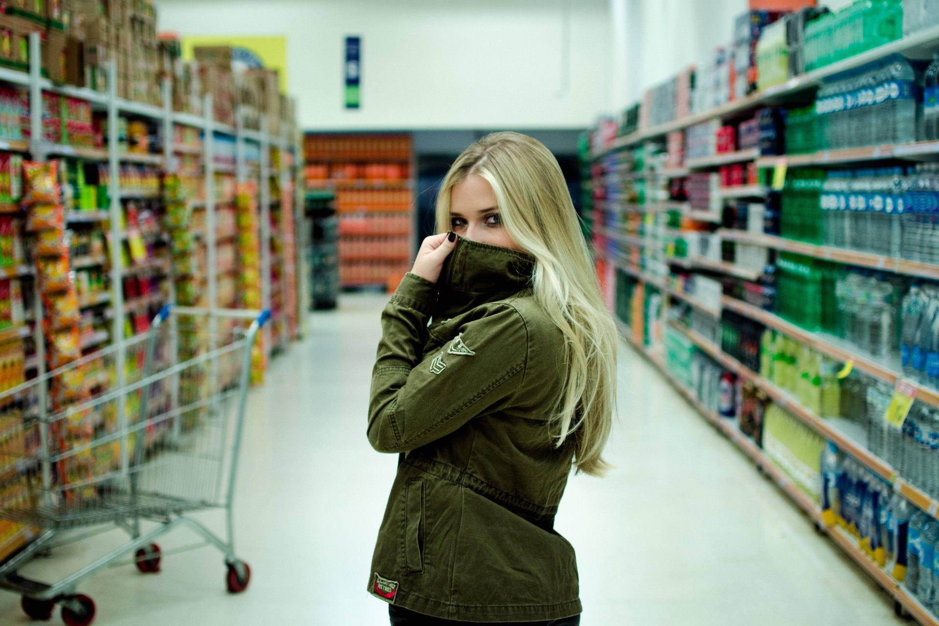What It Really Means For The Relationship When Your Partner Has A Wandering Eye