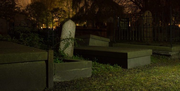 22 People Reveal The Gruesome Details About The Time They Found A Dead Body
