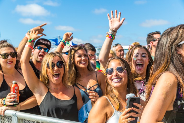 happy people, music festival, music festival guide