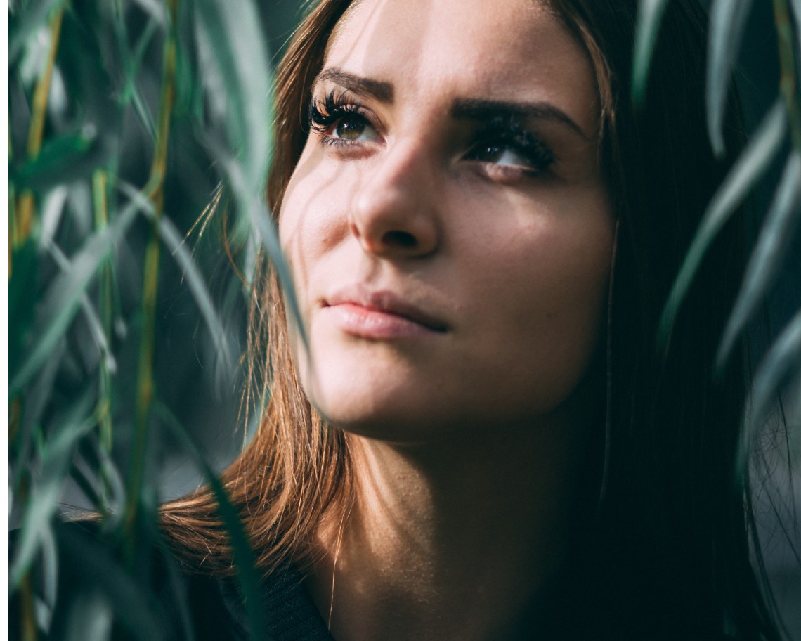 girl looking at the sky, teaching people how to love you, self-love