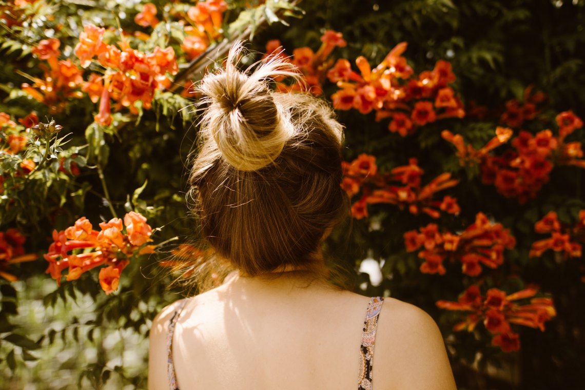 girl staring at flowers, things I'm scared to say, relationships 