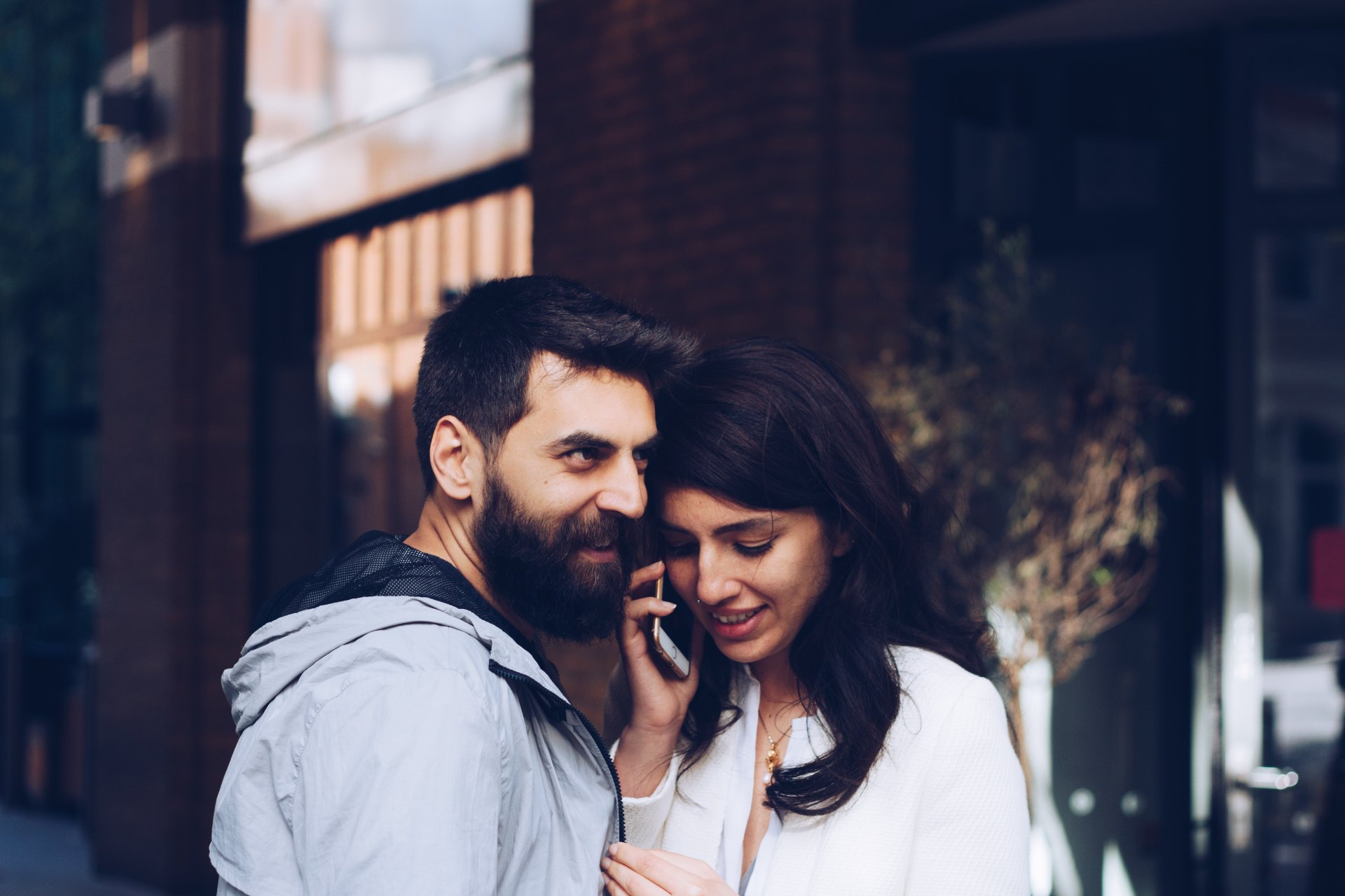 30 Personal Questions To Ask That Guy You Just Went On A Tinder Date With, While You’re Both Waiting For The Uber