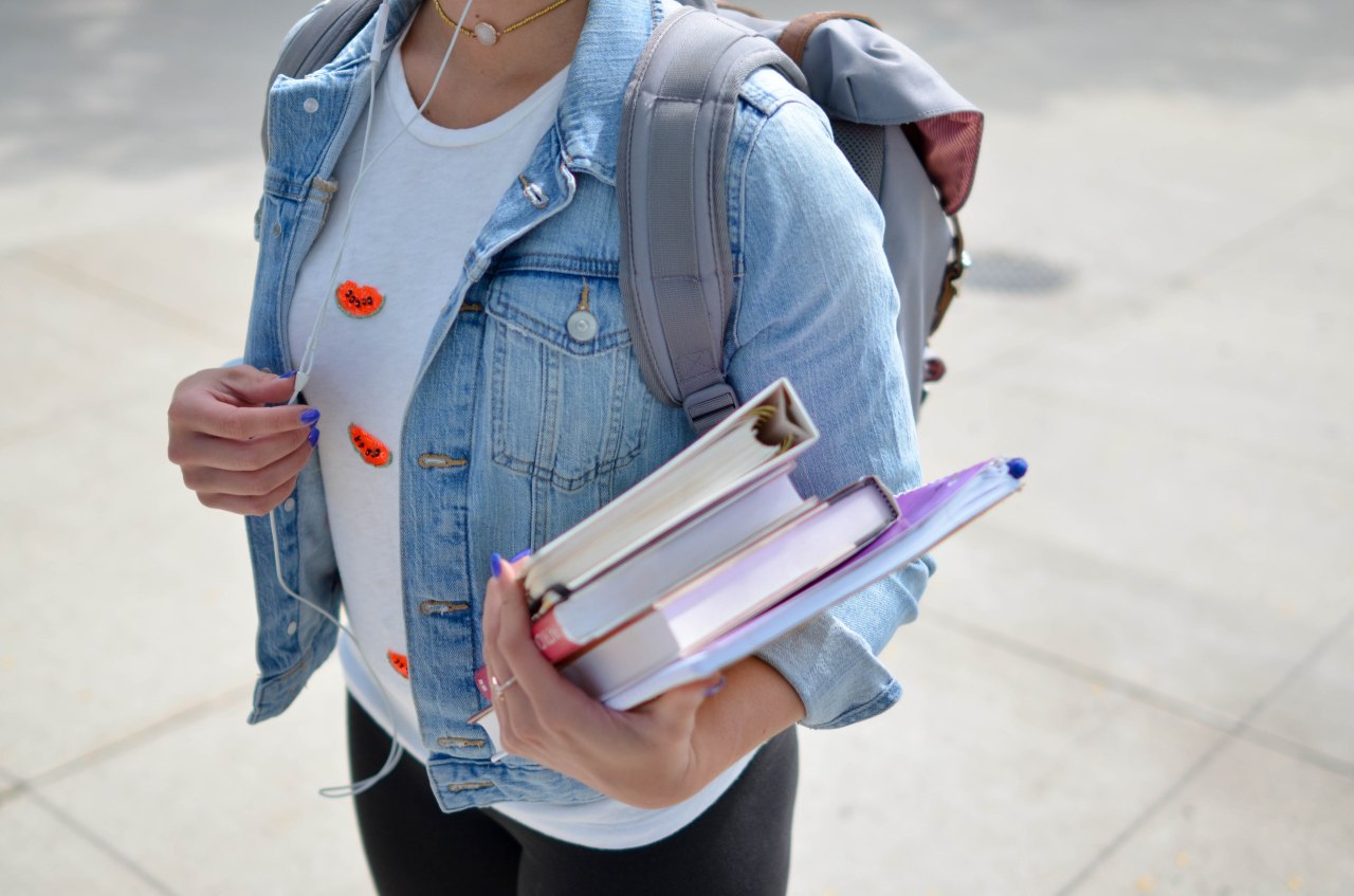 girl with books