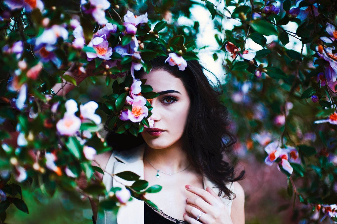 girl in flowers, being thankful, thankful spirit