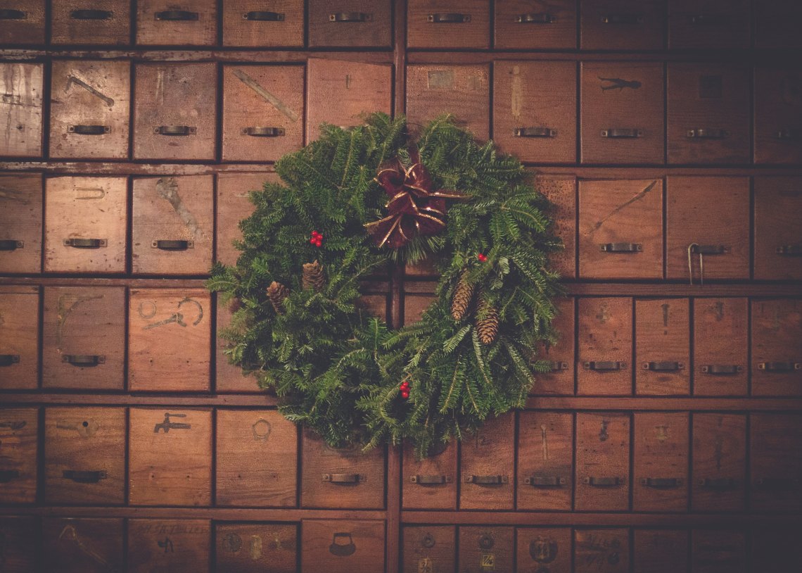 wreath on some mailboxes