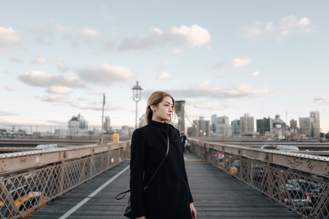 woman in skyline, choose to be thankful, choose happiness, happiness