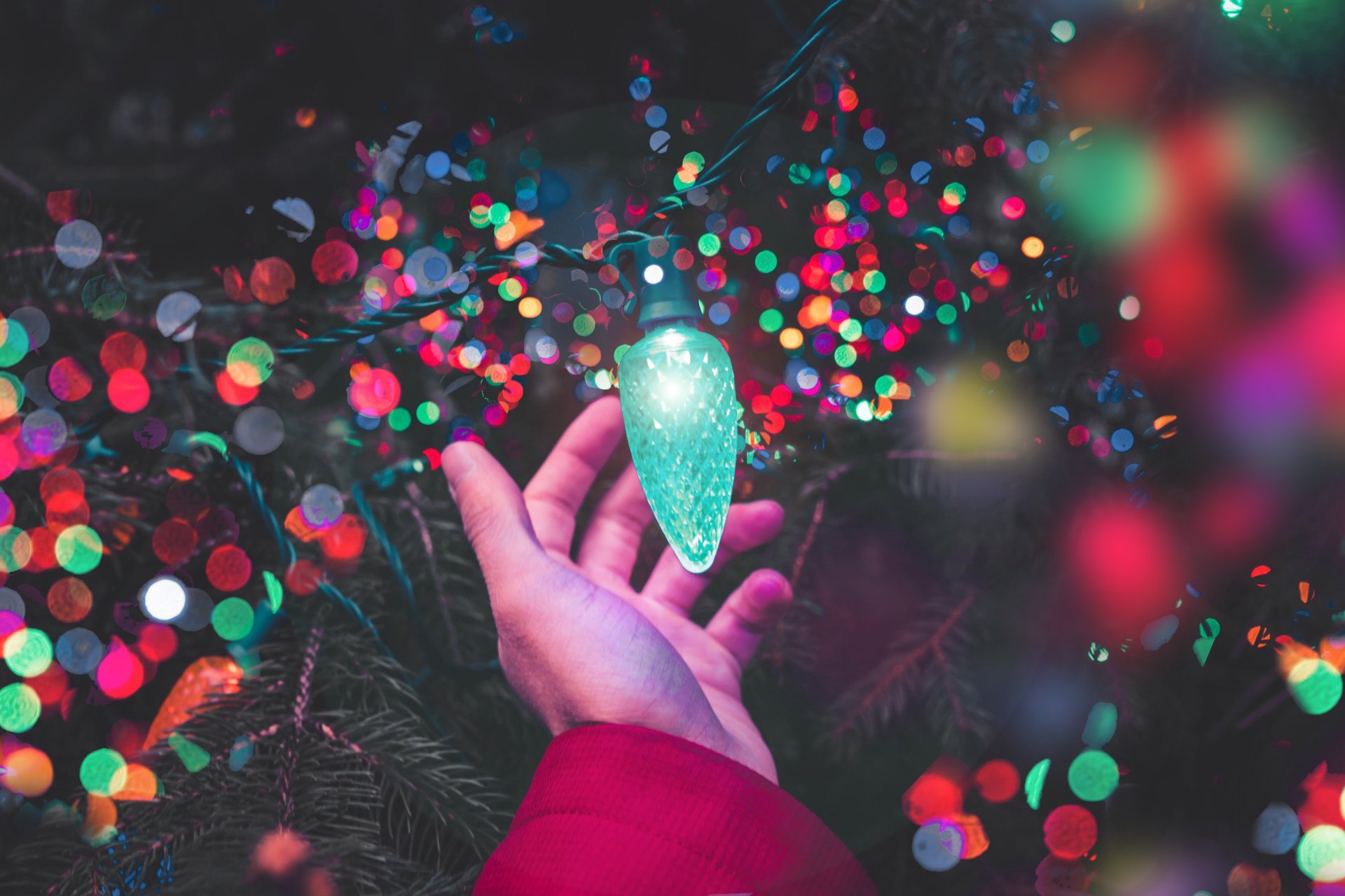 5 Encouraging Things To Say To Someone Struggling Emotionally This Holiday Season