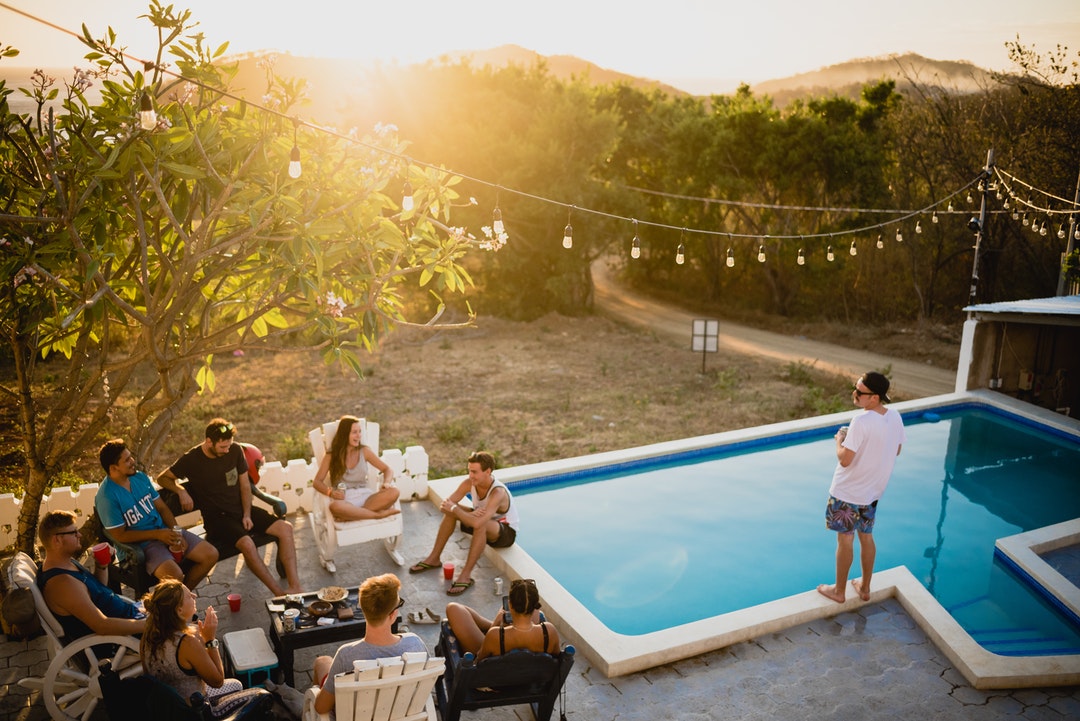 15 Hidden Signs That Your Friendships Are Actually Toxic