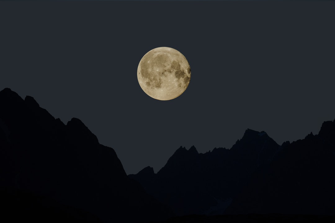 16 Signs September’s Full Moon In Aries Is Already Affecting You