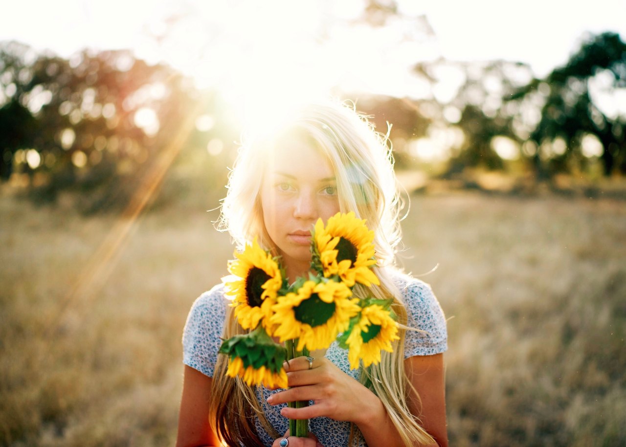 girl with flowers