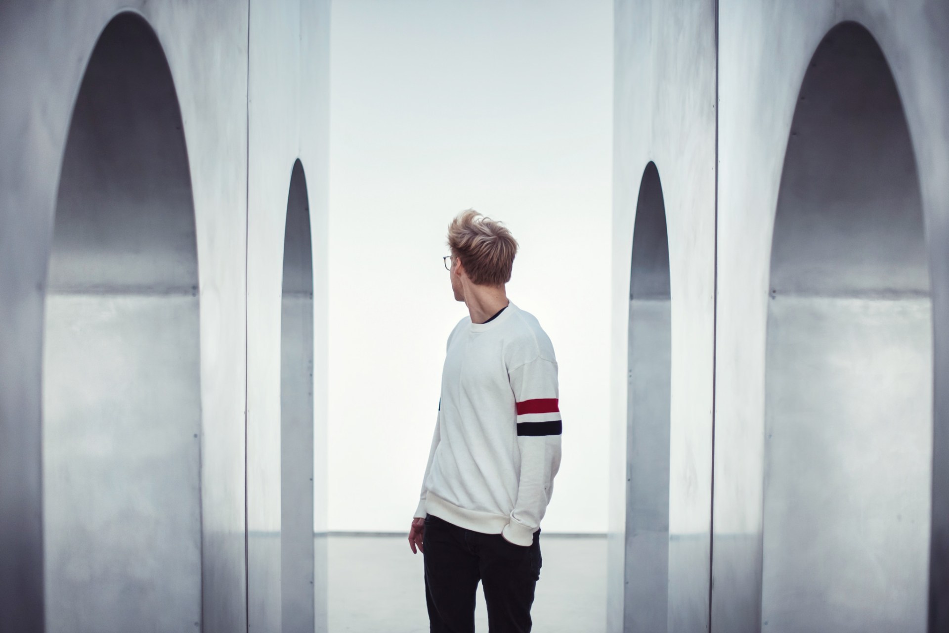 10 Subtle Signs He’s Lying To You (And Totally Getting Away With It) Based On His Body Language
