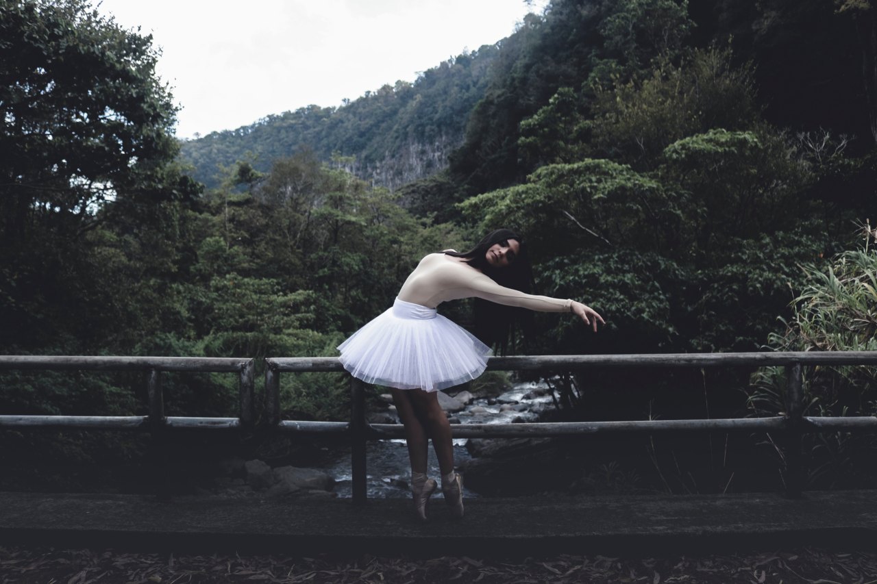 woman dancing ballet