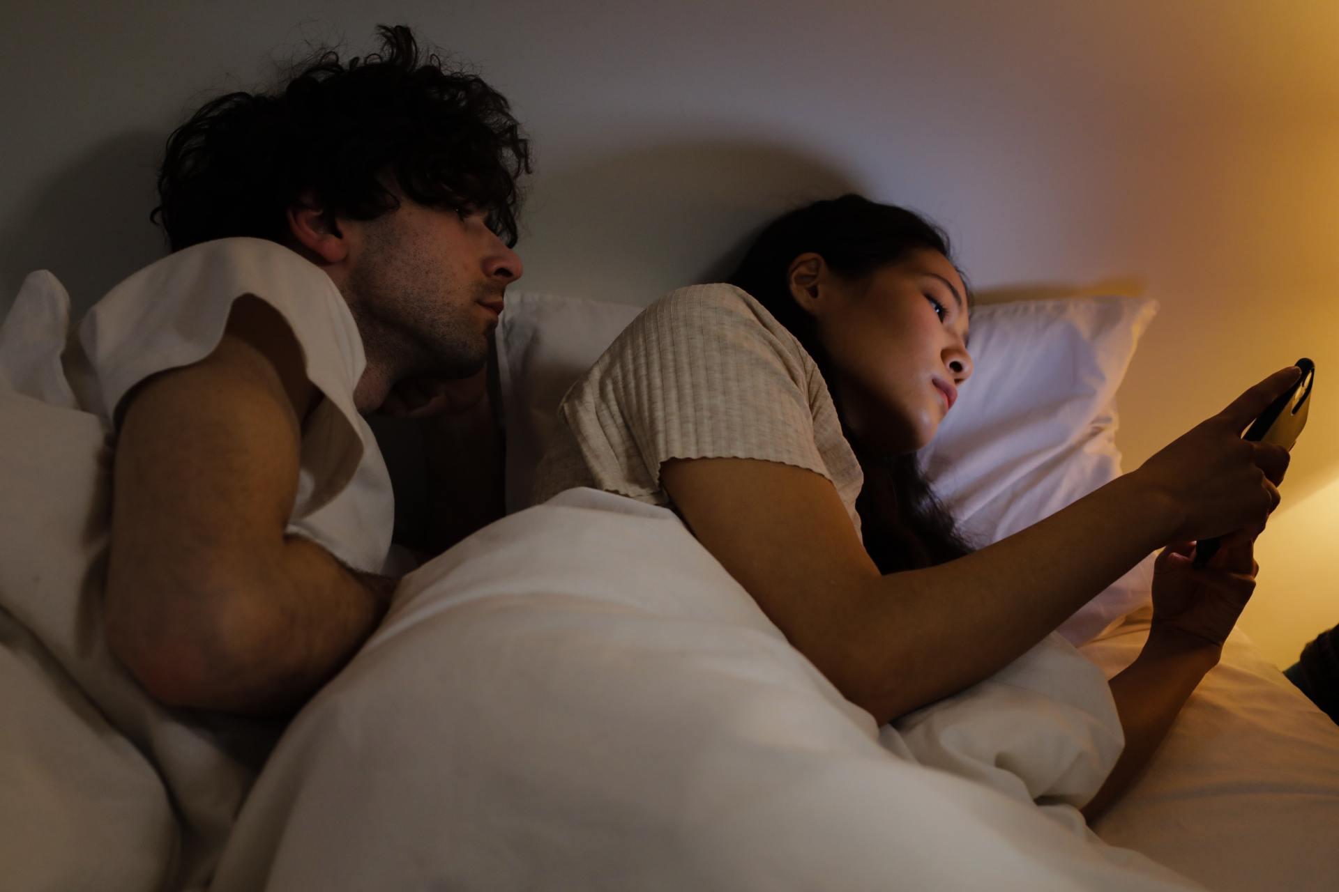 5 Signs You’re In A Dangerous Trauma Bond With A Toxic Person