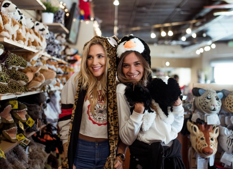 best friends in zoo giftshop