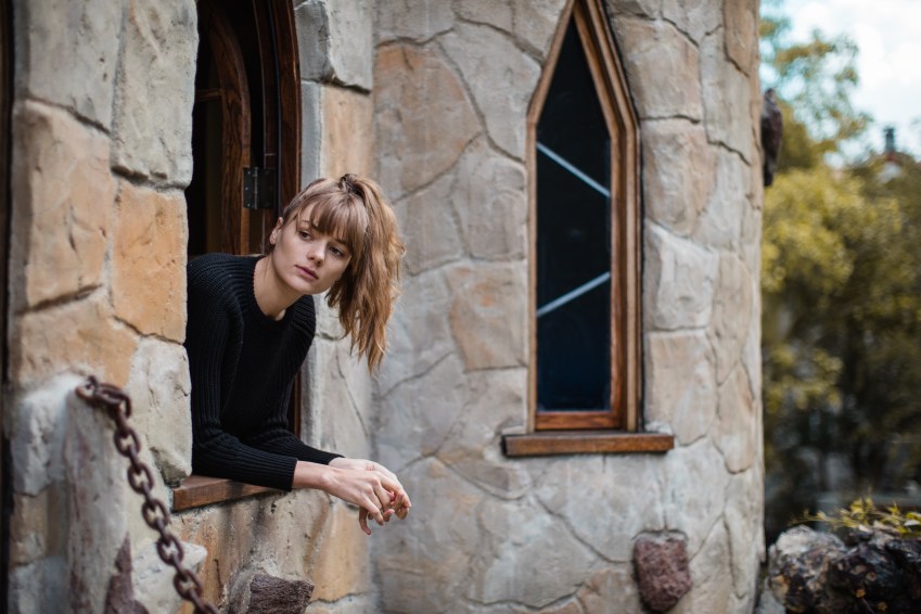 5 Signs You Have White Knight Syndrome: Playing The Rescuer In Your Relationships