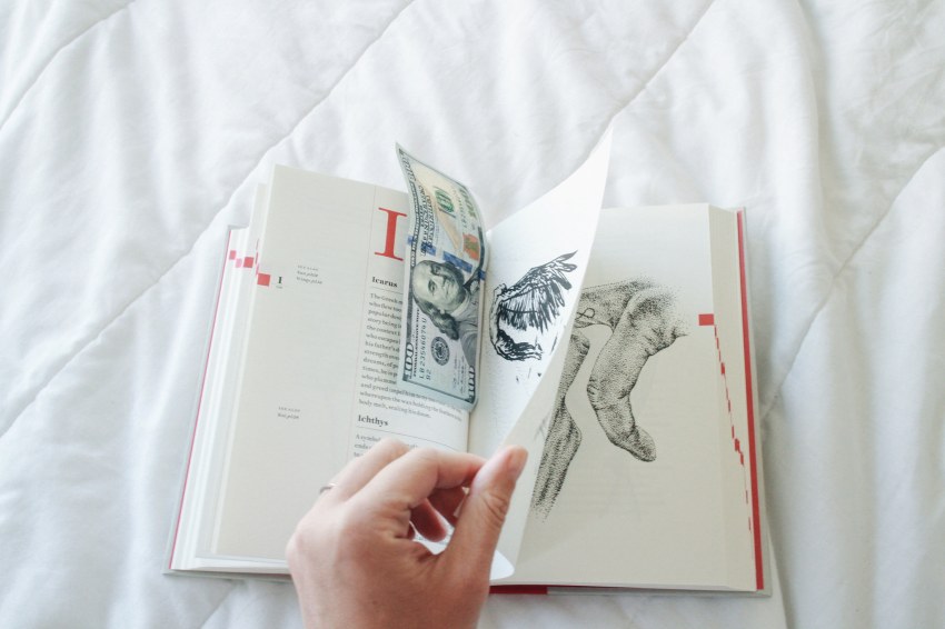 Here’s What Kind Of Girlfriend You Are, Based On Your Favorite Book