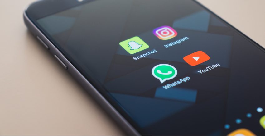 50 Fun Phone Games To Play When You’re Bored Out Of Your Mind