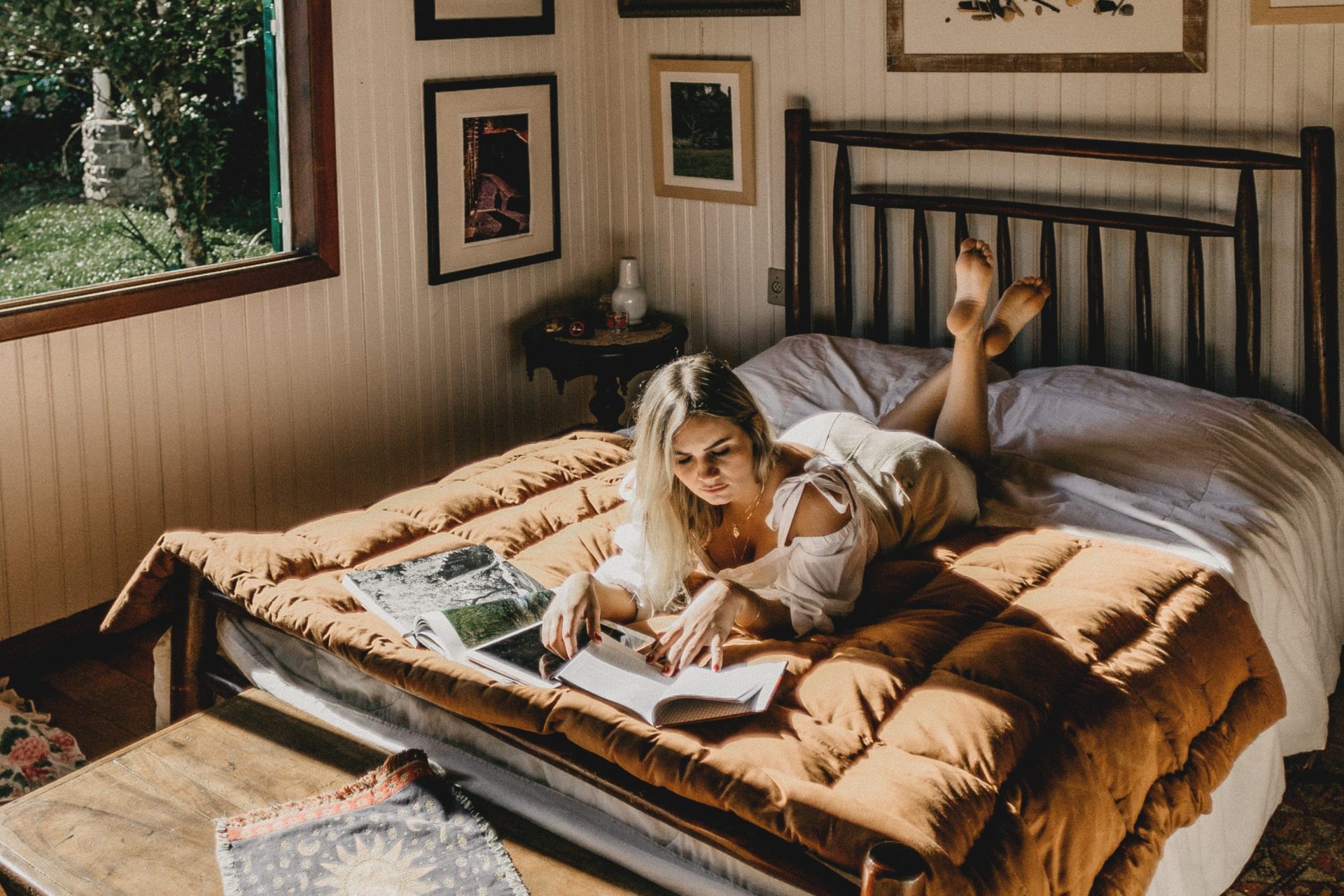 28 Healthy Little Ways To Deal With Negativity When You’re At Your Lowest Point